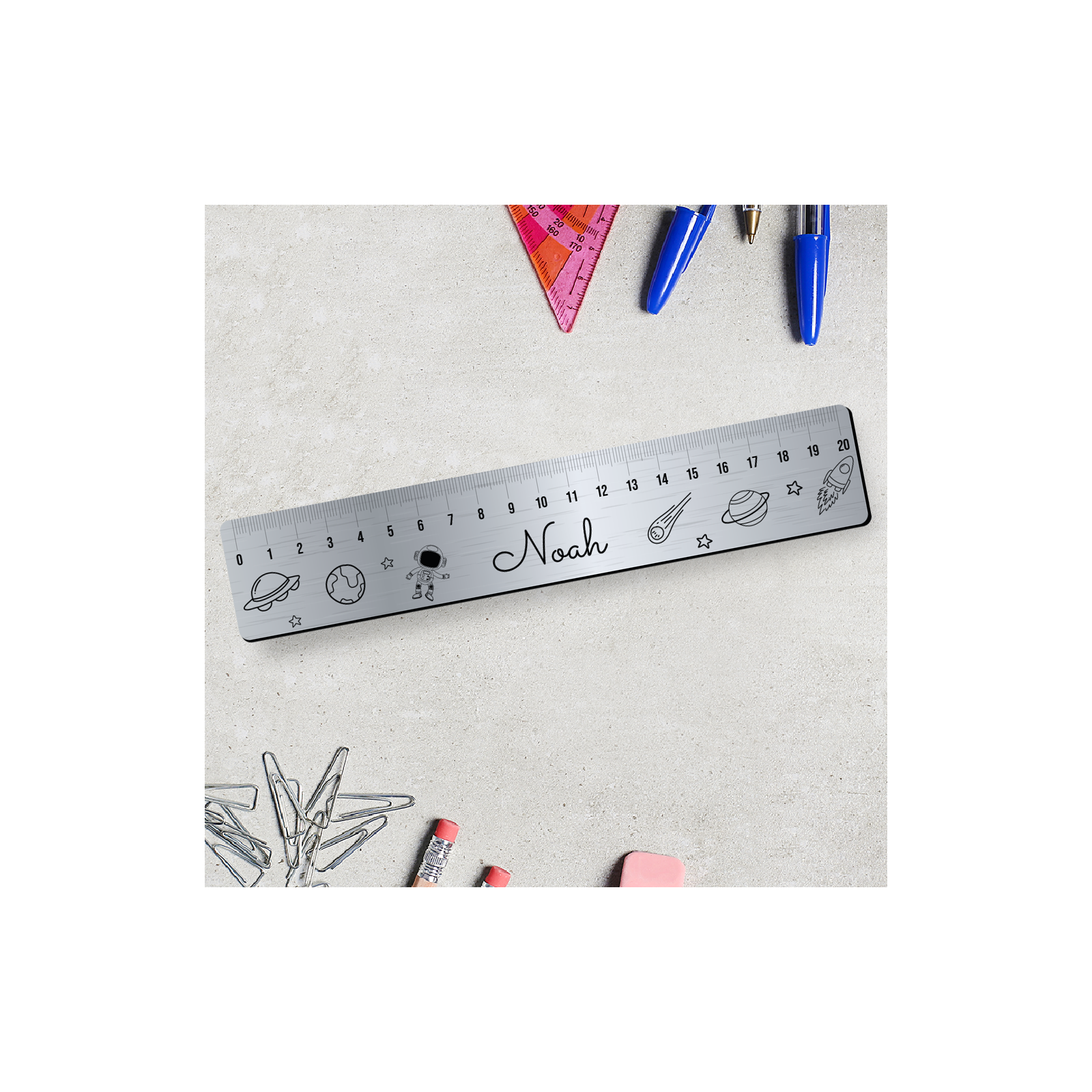 Personalized 20 cm graduated ruler for schoolchildren · First name | Space