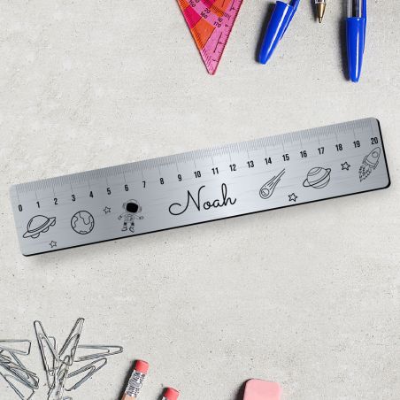 Personalized 20 cm graduated ruler for schoolchildren · First name | Space