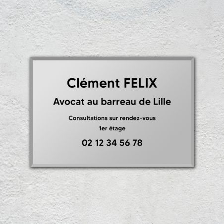 Plaque professionnelle personnalisée en plexi pour avocat, société d'avocats - Argent Lettres Noires - Format 30 x 20 cm