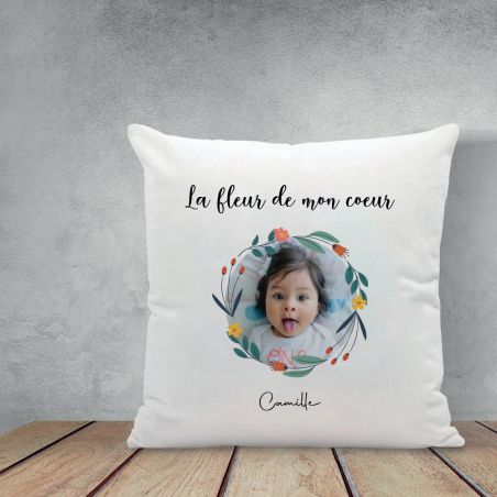 Coussin carré + garniture personnalisable avec prénoms · La fleur de mon cœur · Cadeau décoratif anniversaire maman