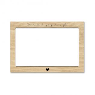 Magnetic photo frame landscape format customizable wood effect · Compatible with 10 x 15 cm photo