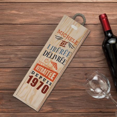 Personalized wooden wine crate for 1 bottle | Released retiree issued - Female model