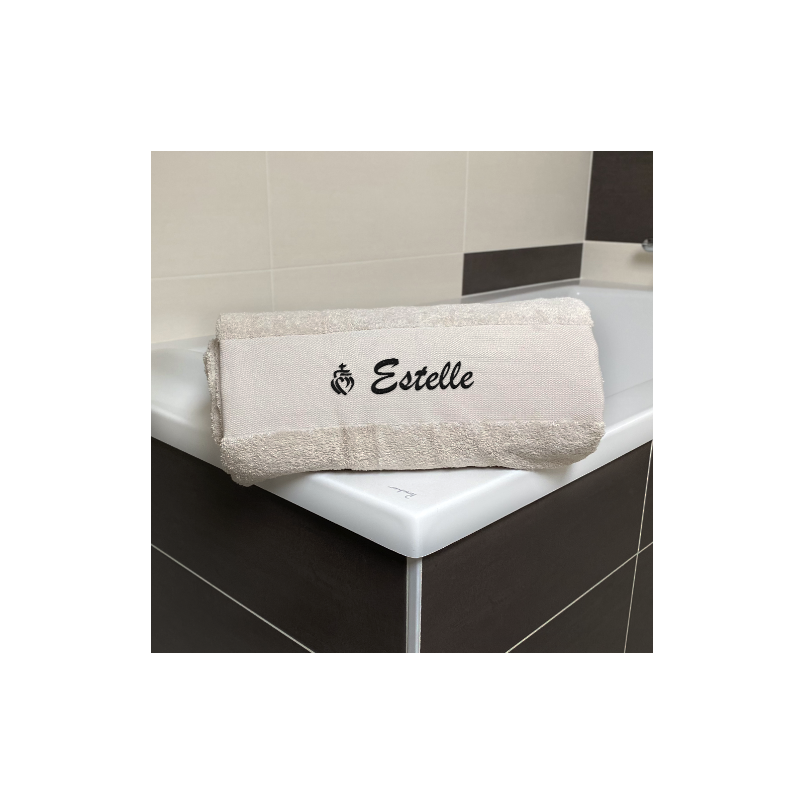 Embroidered Bath Towel | 100 x 150 cm