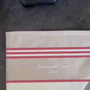 Torchon de cuisine rouge personnalisé · Broderie française · Idée cadeau amusante · Torchon Je pense donc J'essuie