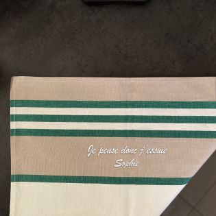 Torchon de cuisine vert personnalisé · Broderie française · Idée cadeau amusante · Torchon Je pense donc J'essuie