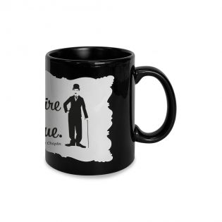 Mug citation Charlie Chaplin "Une journée sans rire est une journée de perdue" - 33 cl, céramique - Imprimé en France