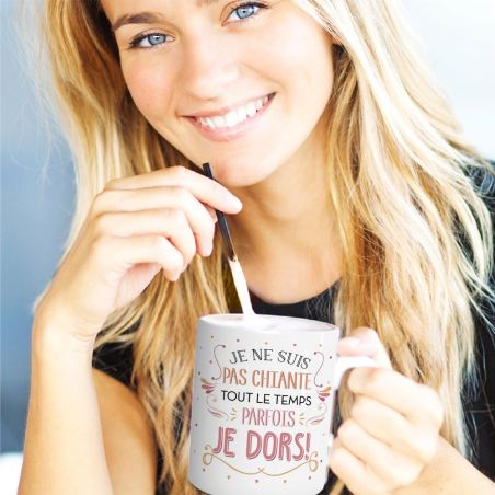 Mug humour Mug "Je ne suis pas chiante tout le temps parfois je dors" - 33 cl, céramique - Imprimé en France